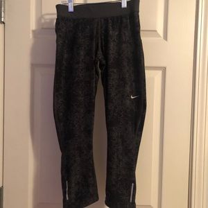Nike cropped leggings